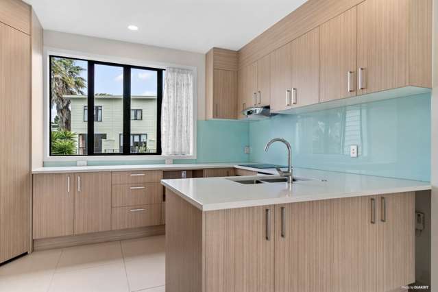 7/17 Lyon Avenue Mount Albert_1