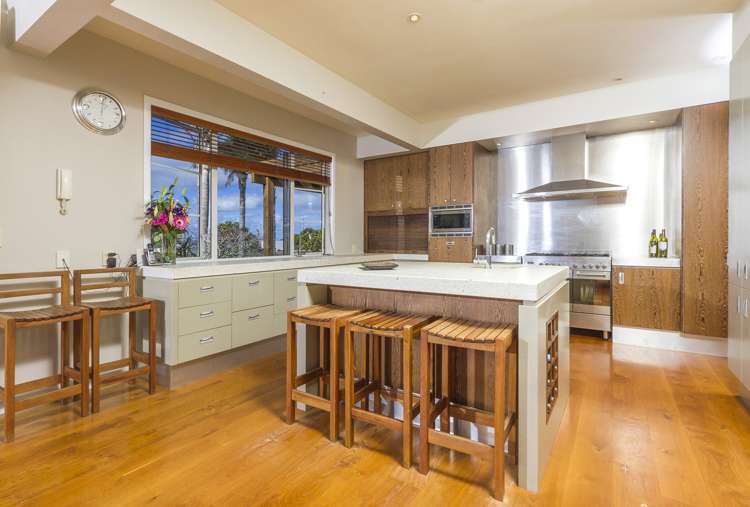 161 Lloyd Road Riverhead_8