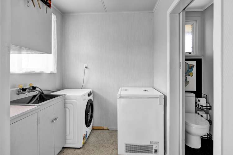 94 South Road Manaia_15