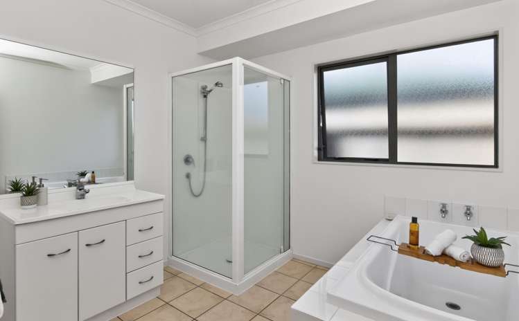 6 Nier Place East Tamaki Heights_12