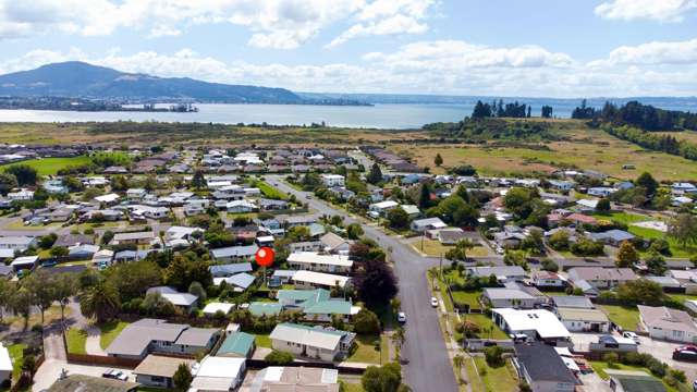 Huge Potential in Lynmore School Zone