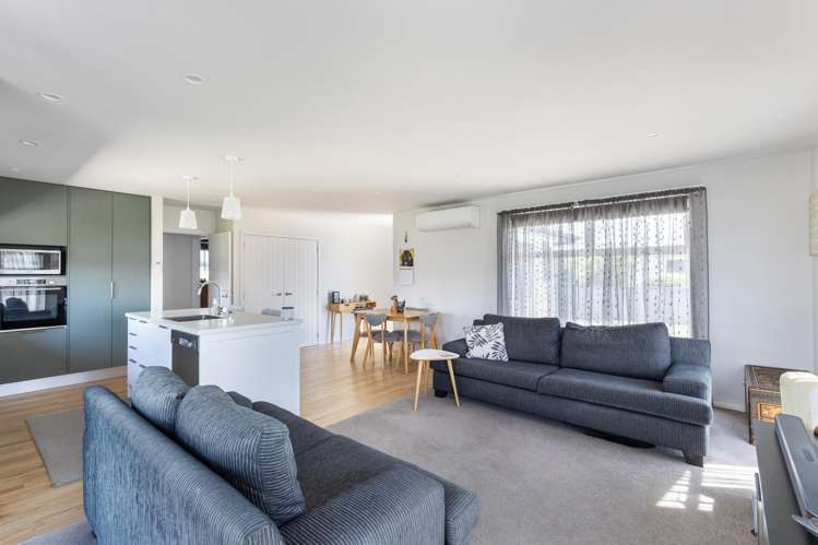 6 Toutouwai Lane Inglewood_9