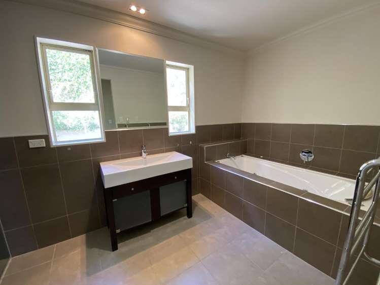 19 Bunker Way Strathmore Park_17