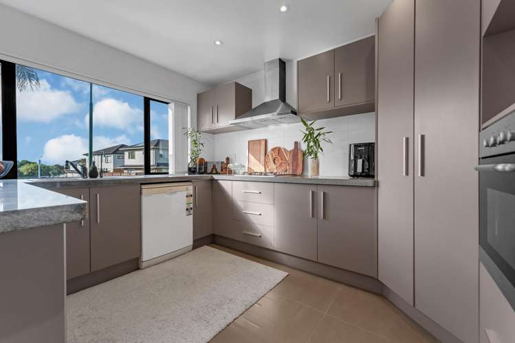 9 Riverglade Parkway Te Atatu South_11