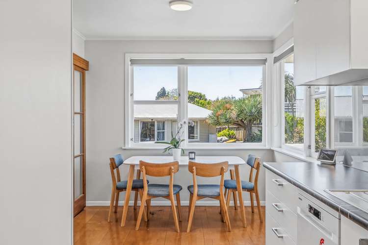 18 Bristol Avenue Brookfield_4