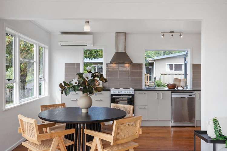 69 Shetland Street Glen Eden_12