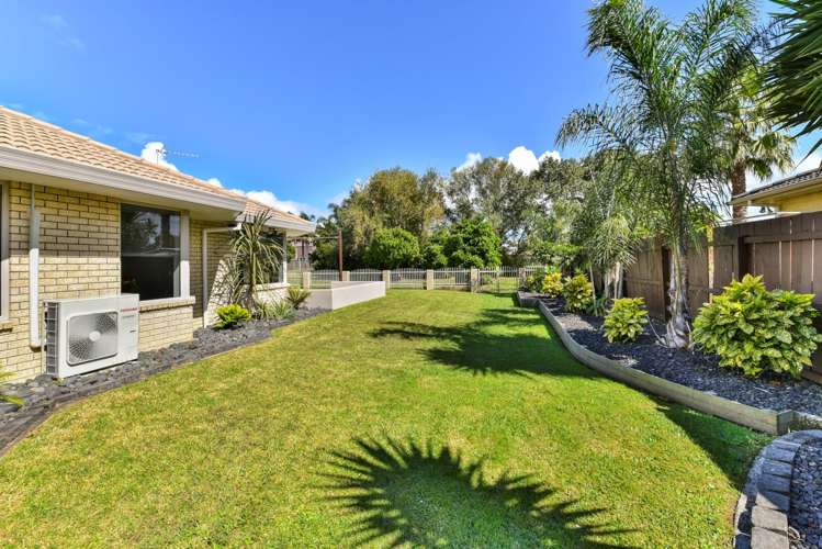 20 Trossach Place Wattle Downs_18