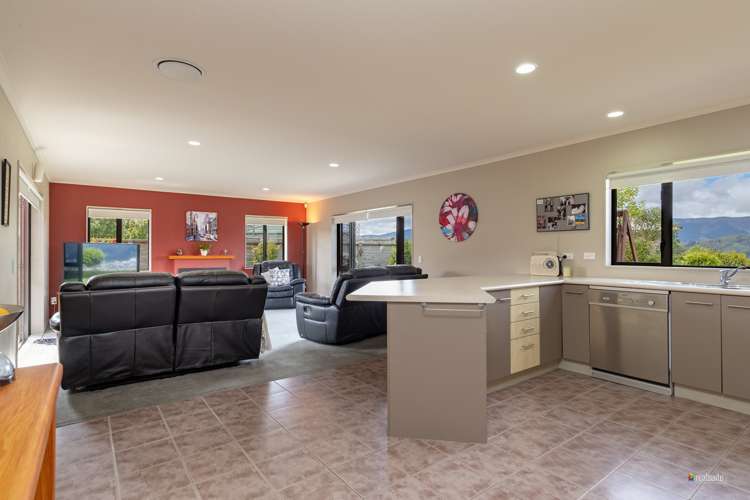 17 Garrett Place Riverstone Terraces_5