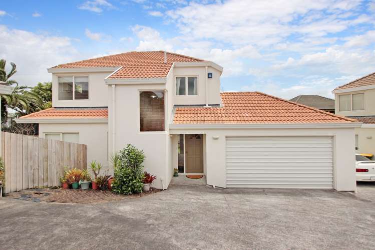 2/5 Juvena Place Clover Park_0