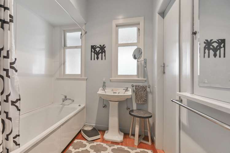 571 Lyndhurst Road Frimley_18