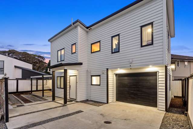 Modern Home, Ample Parking, Close to Sylvia Park!