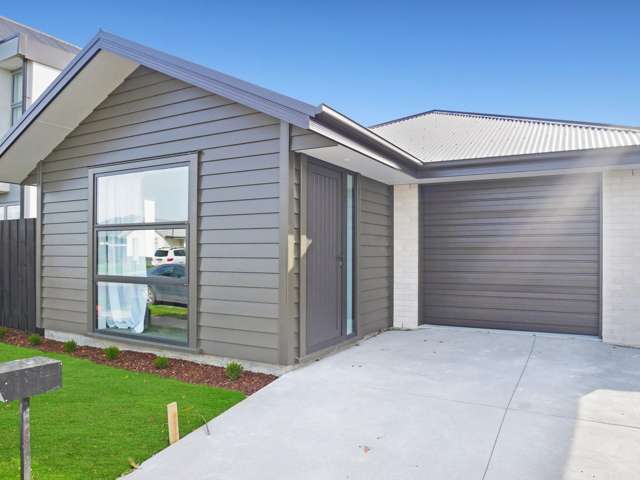 WIGRAM - 3 BEDROOMS, 2 BATHROOMS, HEATPUMP, INTERNAL ACCESS SINGLE GARAGE
