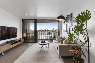 404/8 Central Road_4