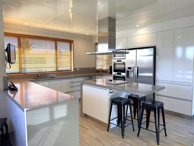 12 Keith Road Paroa_4