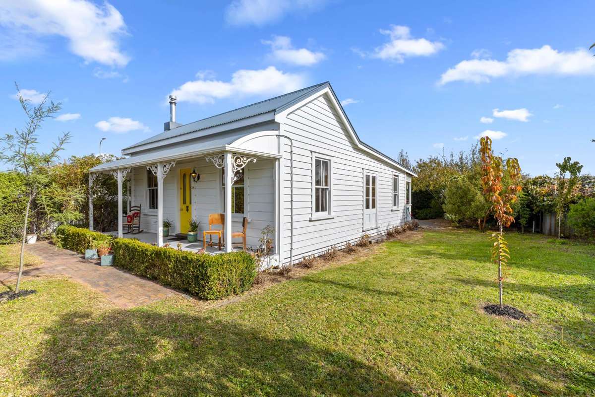 24 Dillons Point Road_0