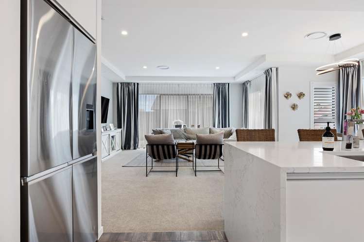 13 Selfe Crescent Burwood_5