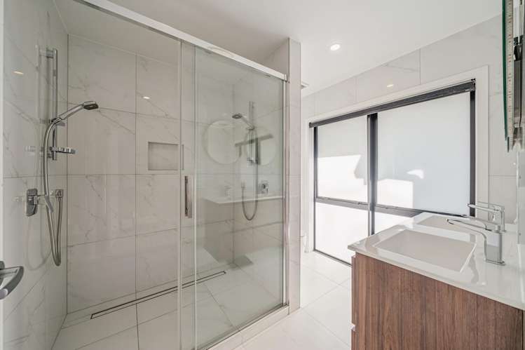 111 Queen Charlotte Drive Aotea_17