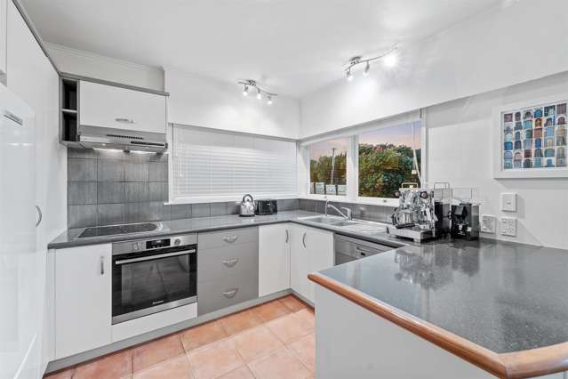 4/2 Argyle Terrace Milford_3