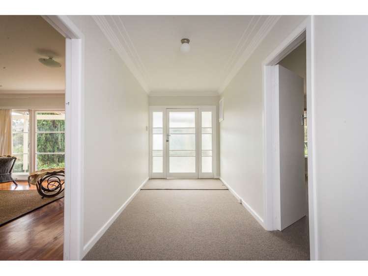 33 Derwent Crescent Titirangi_5