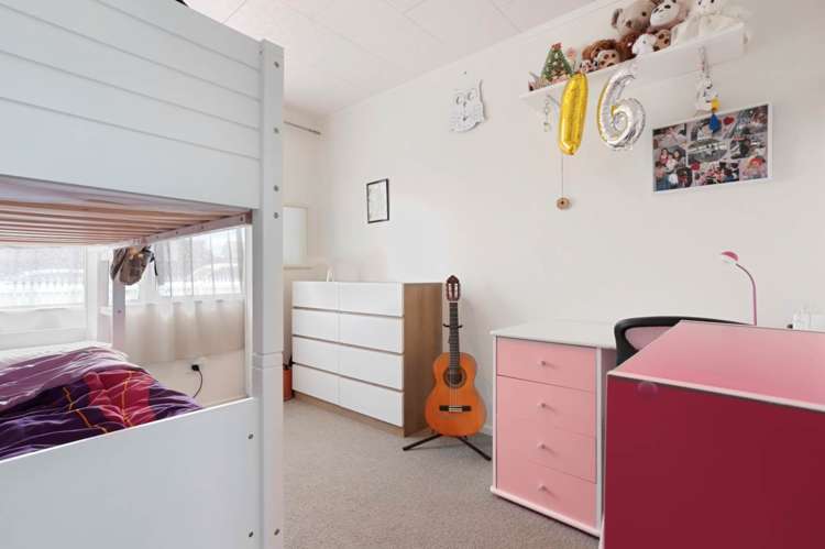 37 Meadowvale Rise Titirangi_10