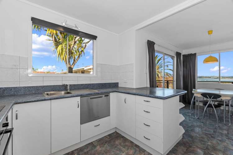 39 West View Crescent Onerahi_10