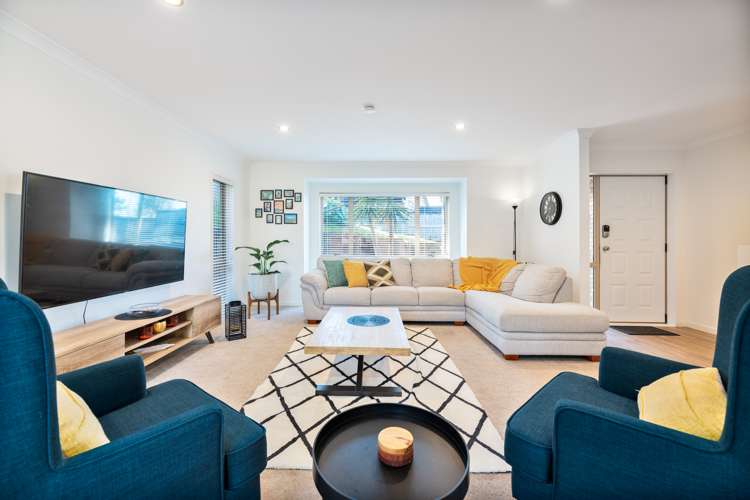 55 Helleur Road Massey_9