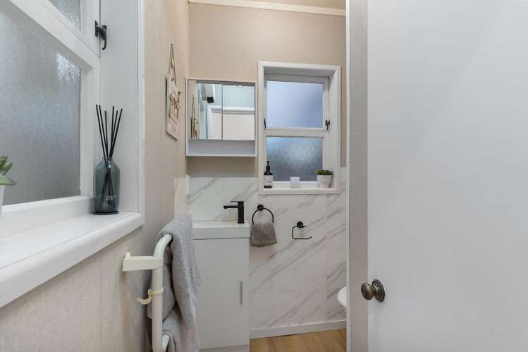 356 Main Road Huapai_19