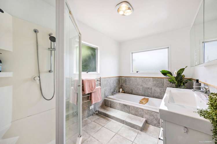 52 Doyly Drive Stanmore Bay_13