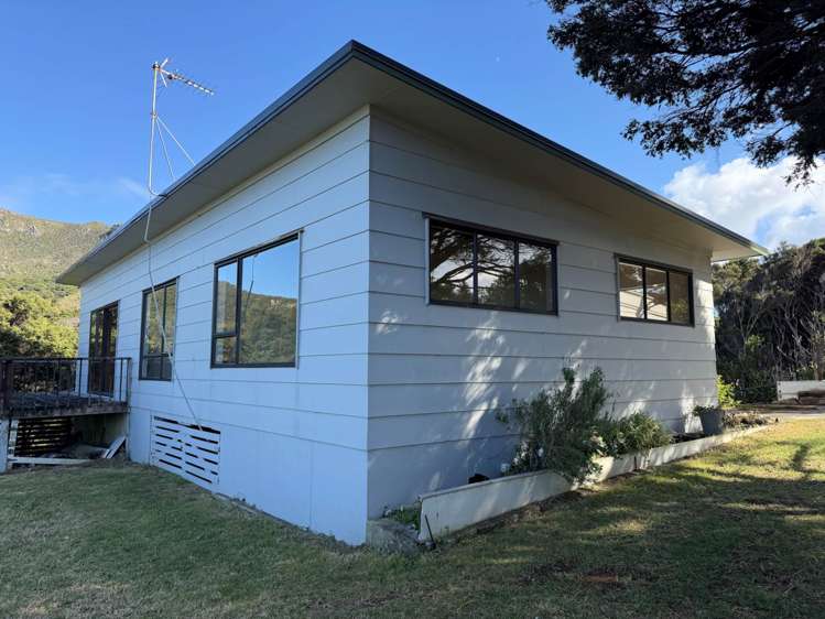 4,6,8 Iona Road Great Barrier Island_14