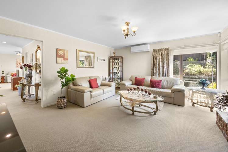 12 St Simon Place Botany Downs_14