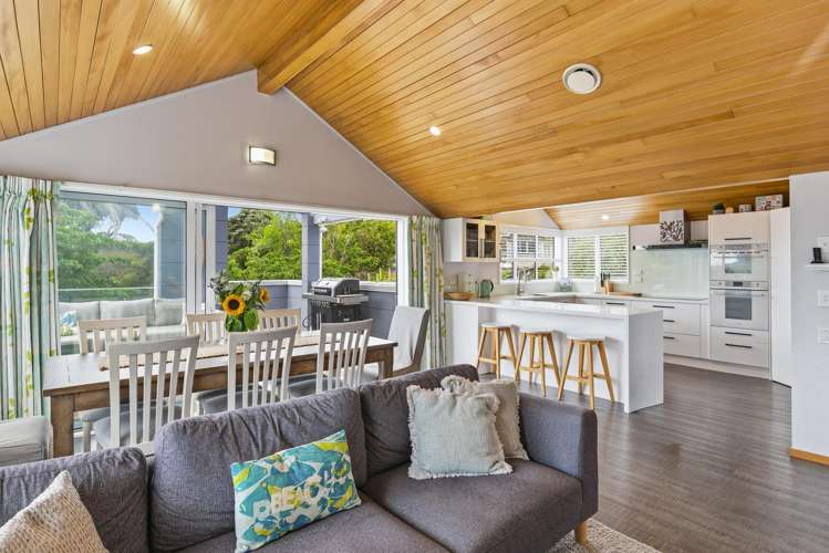 24 Kohutuhutu Road Raumati Beach_5
