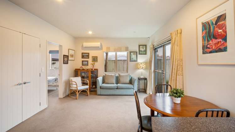 4/15 Derrett Place Saint Martins_13