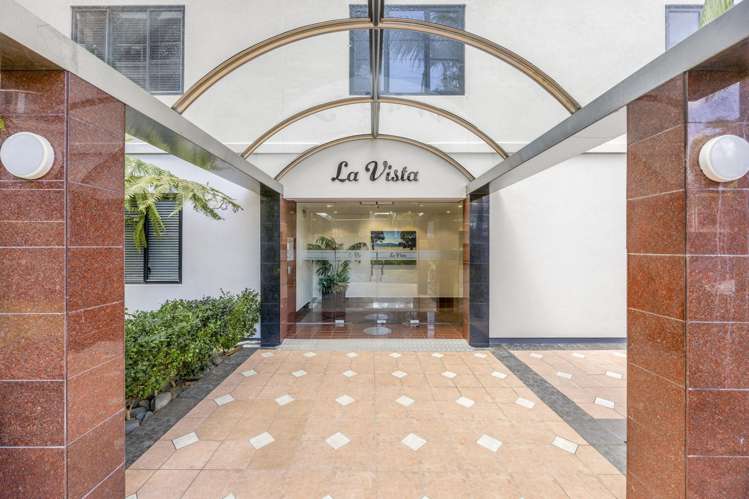 6b/173 Hurstmere Road Takapuna_35