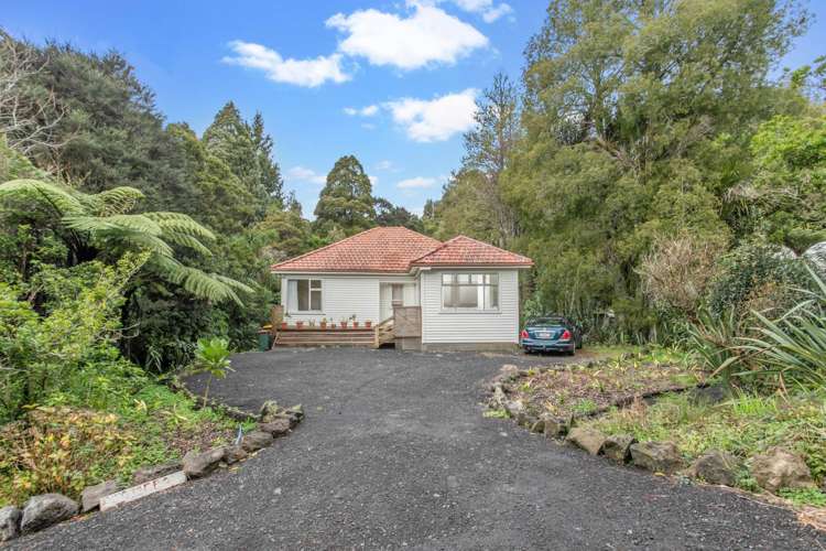 878 West Coast Road Waiatarua_0