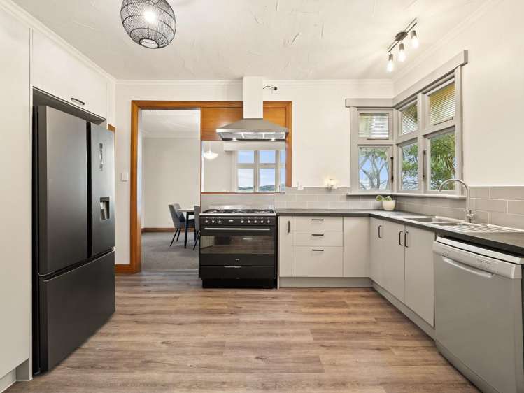 36 Easther Crescent Kew_6
