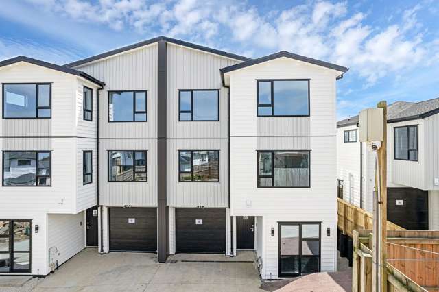 Spacious 6-Bedroom Townhouse for Rent in Manurewa – $900/Week