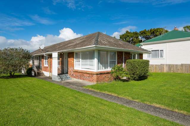 Well presented two bedroom unit in very conven...