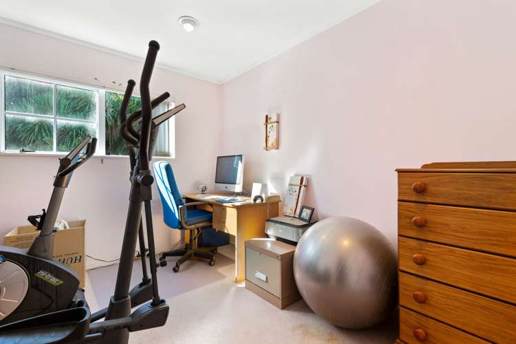 27 Woodfern Crescent Titirangi_17