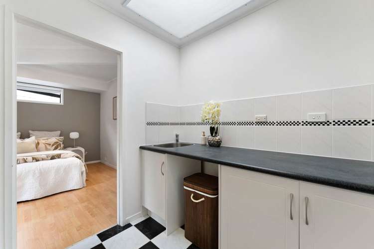 55 Meadowvale Avenue Forrest Hill_21