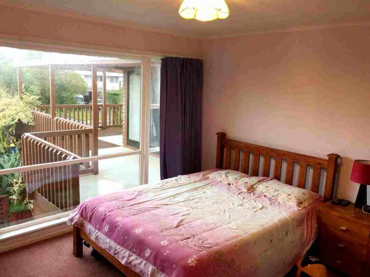 70 Tiroroa Ave Te Atatu South_11