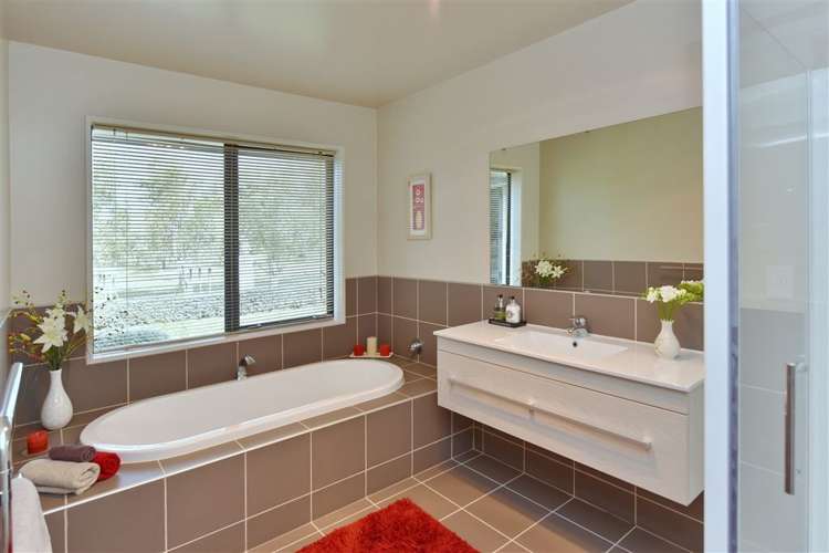 323 Georges Road Amberley_10