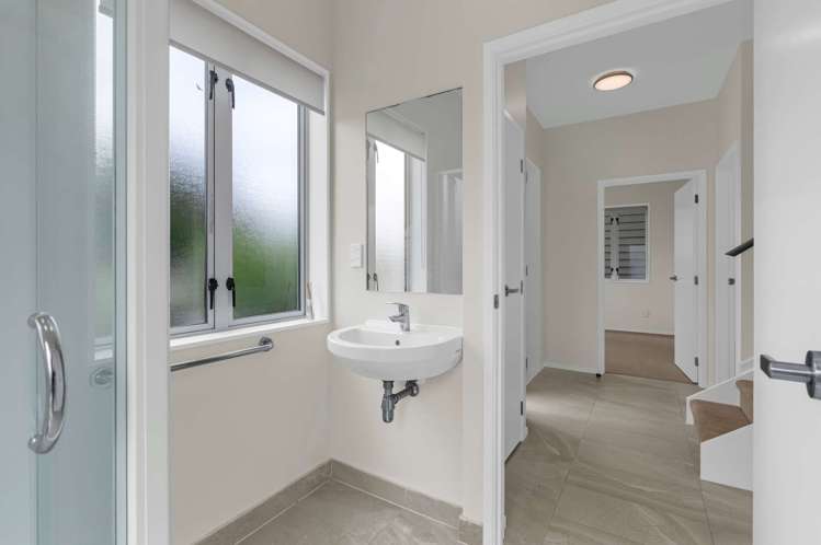 2 Saddleback Crescent Papakura_11