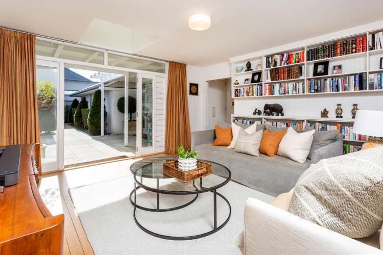 24 Hamana Street Narrow Neck_23