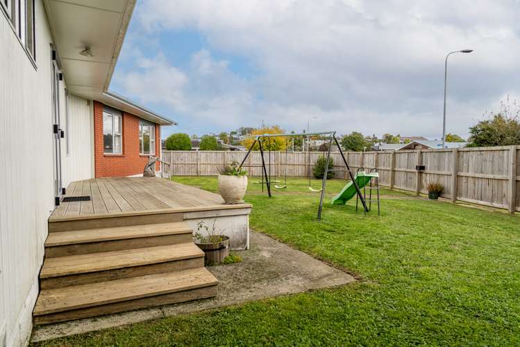15 Poaka Avenue Dinsdale_21