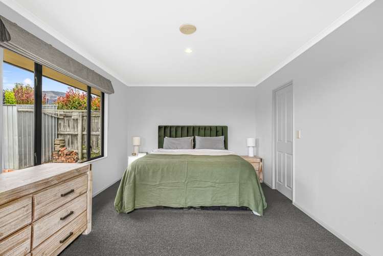 9 Ashdonleigh Grove Stoke_11