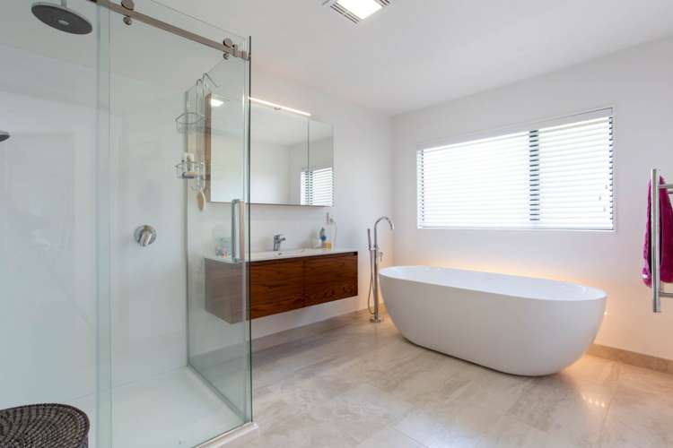 9 Highwood Grove Torbay_18