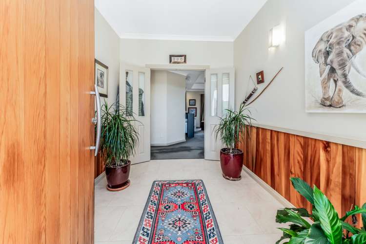 204 Southfield Drive Lincoln_10