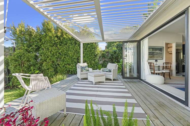 1/2 Heathcote Road Castor Bay_12