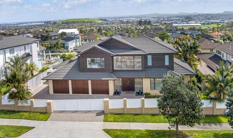 39 Armstrong Farm Drive East Tamaki Heights_2