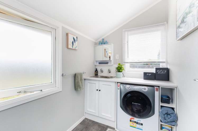 1435 Waughs Road Aorangi_19